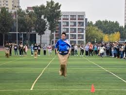 冬季草原上的射箭比赛 神射手一箭直击靶心 又美又飒